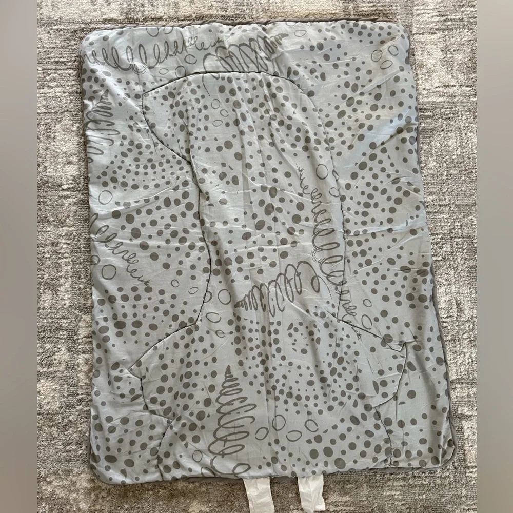 Dr. Seuss Peek-a-Boo Cat in The Hat Baby/Toddler Comforter Blanket- Quilt - Picture 10 of 11